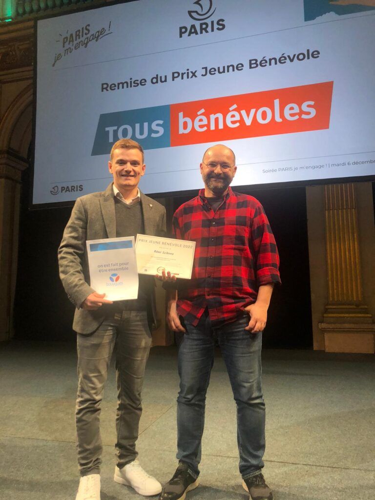 Rémi recibe el Premio al Joven Voluntario